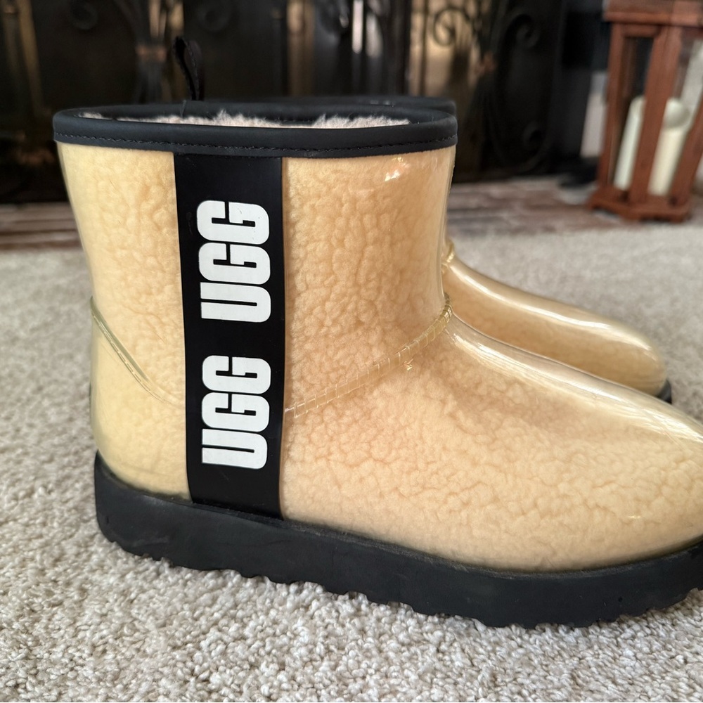 NEW RARE Clear UGG Australia Ski Mini Ankle Winter Rain Boot Waterproof Size 6